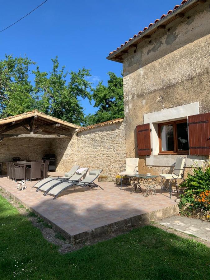 Le Petit Manoir Bed & Breakfast Brux ภายนอก รูปภาพ
