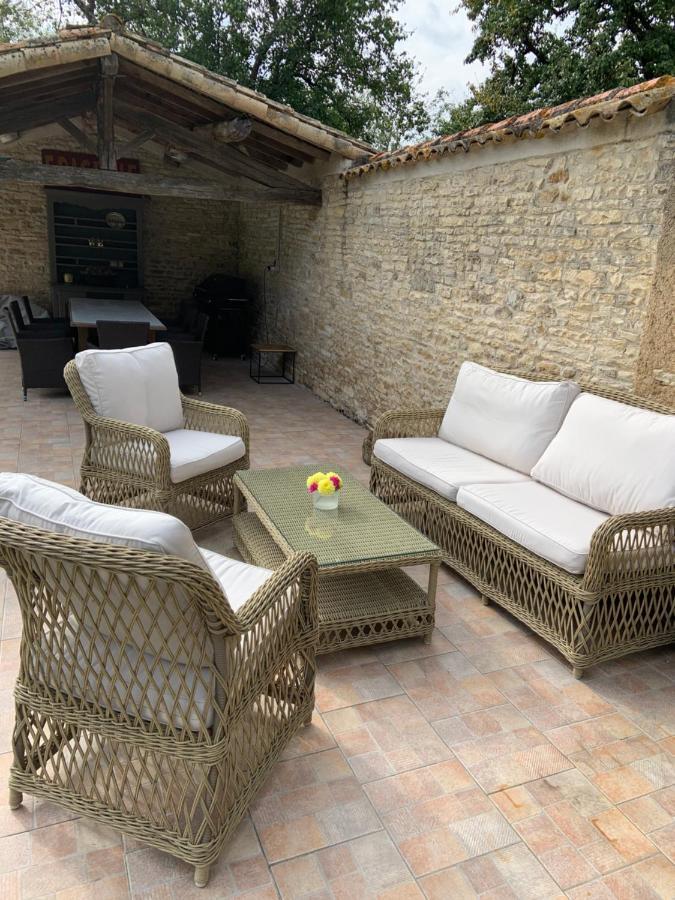 Le Petit Manoir Bed & Breakfast Brux ภายนอก รูปภาพ